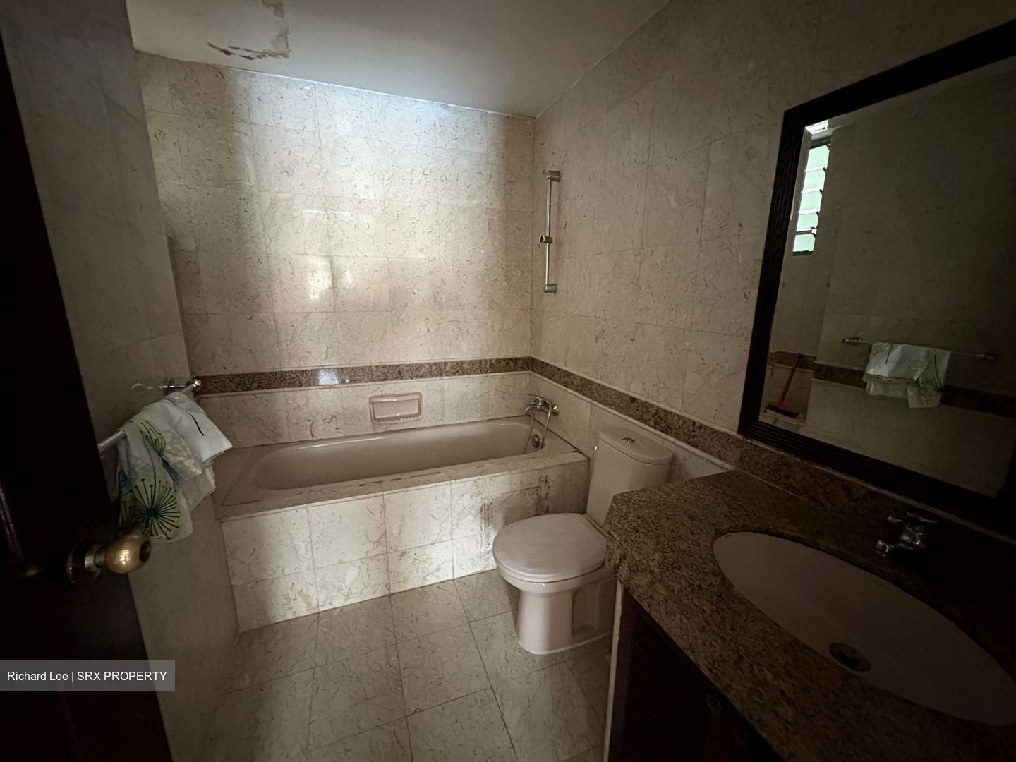 Stratford Court (D16), Condominium #450011251